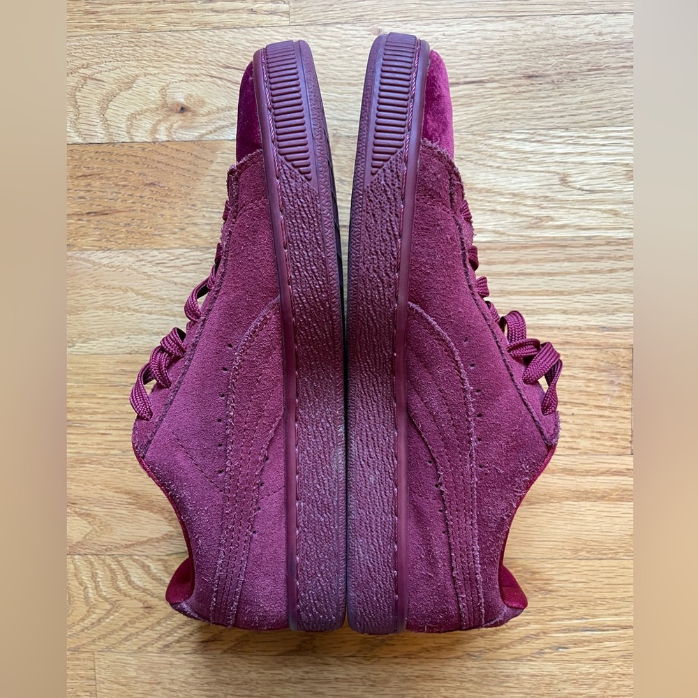 Puma Women's Suede Classic Velvet Casual Sneakers - Picture 4 of 11